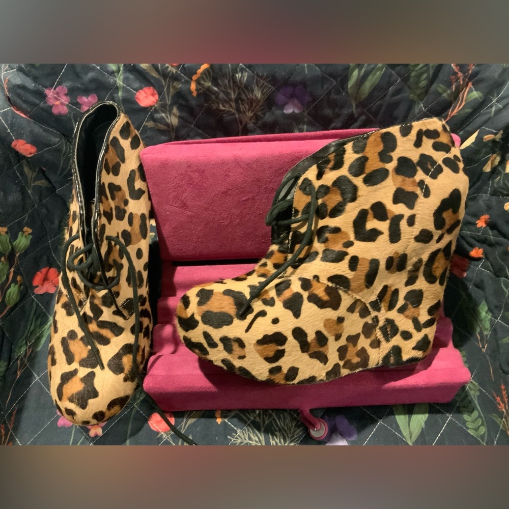 Steve Madden Leopard Print Lace-Up Wedge Boots Shoes- Black & Brown sz 10
